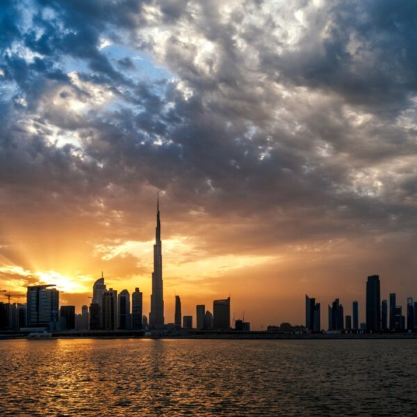 Skyline all'alba di Dubai, UAE