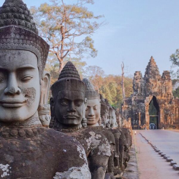 Statue buddhiste ai Templi di Angkor Wat, Cambogia